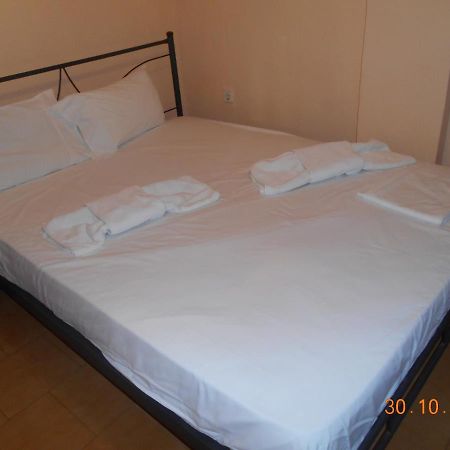 Melios Rooms Petalídhion Exterior foto